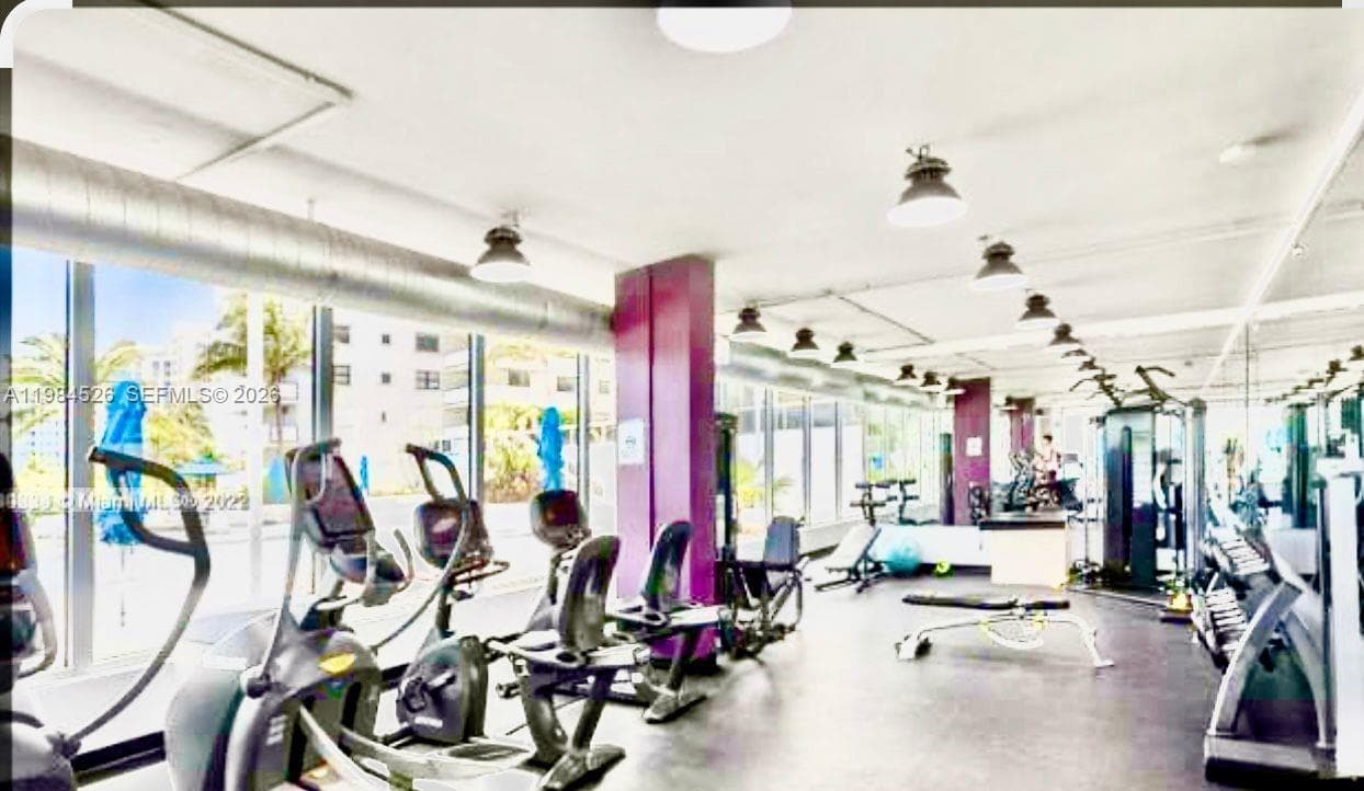 100 Lincoln Rd # 825, Miami Beach FL 33139 — 28