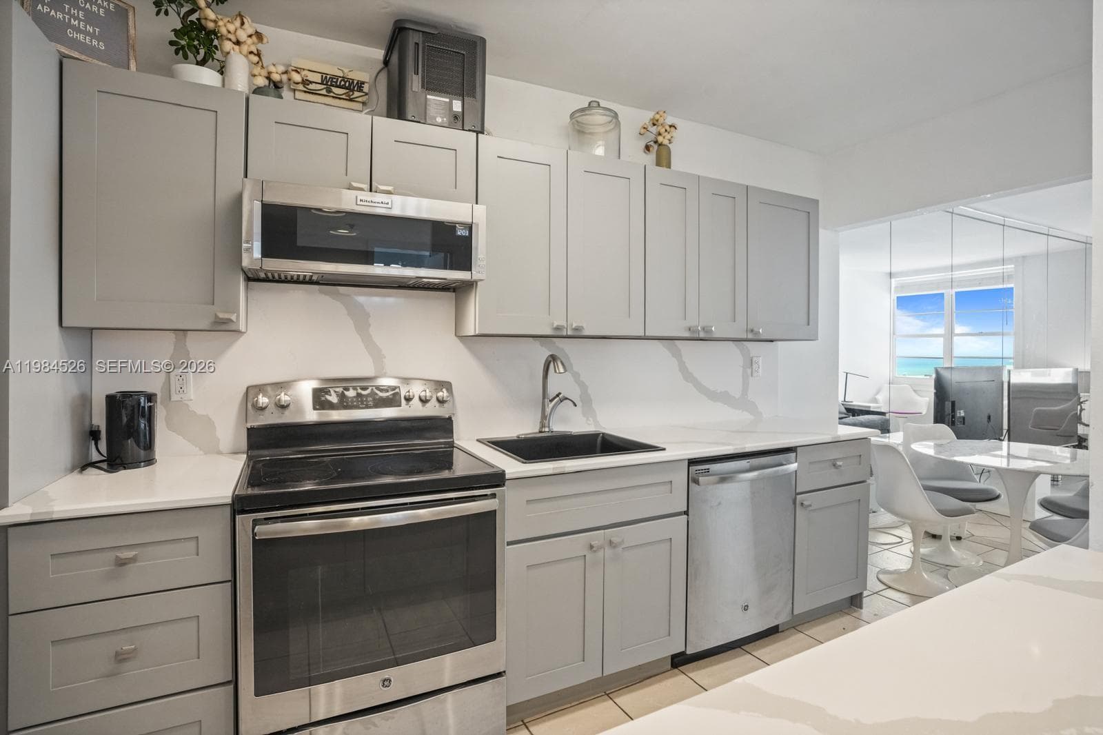 100 Lincoln Rd # 825, Miami Beach FL 33139 — 4