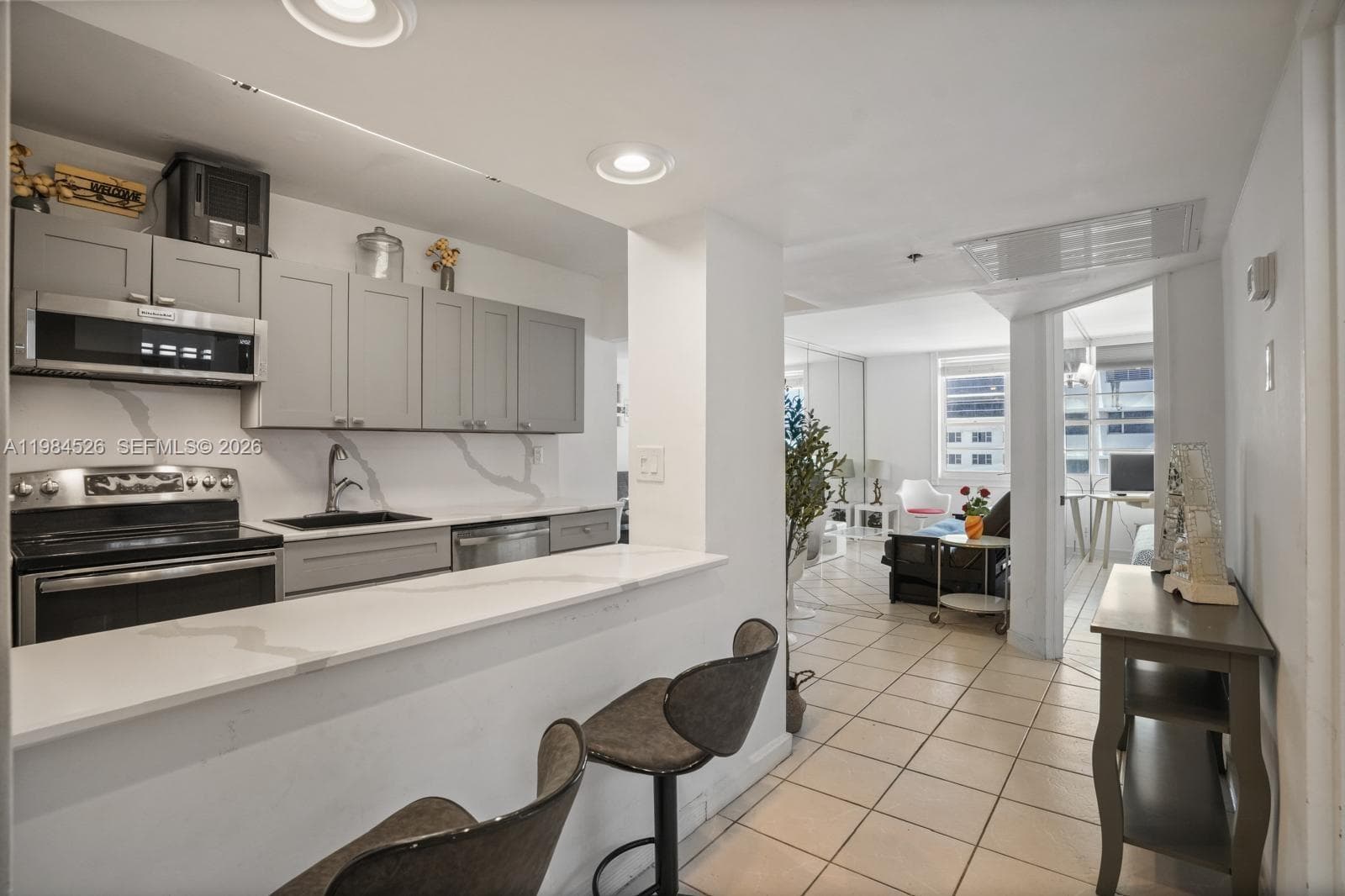 100 Lincoln Rd # 825, Miami Beach FL 33139 — 8