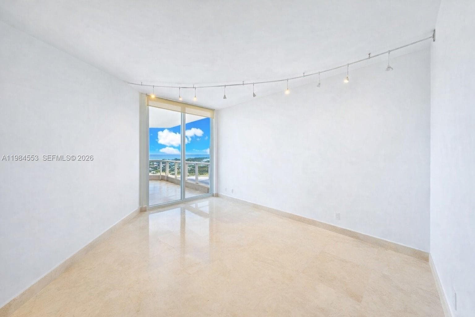 21200 Point Pl # 1901, Aventura FL 33180 — 43