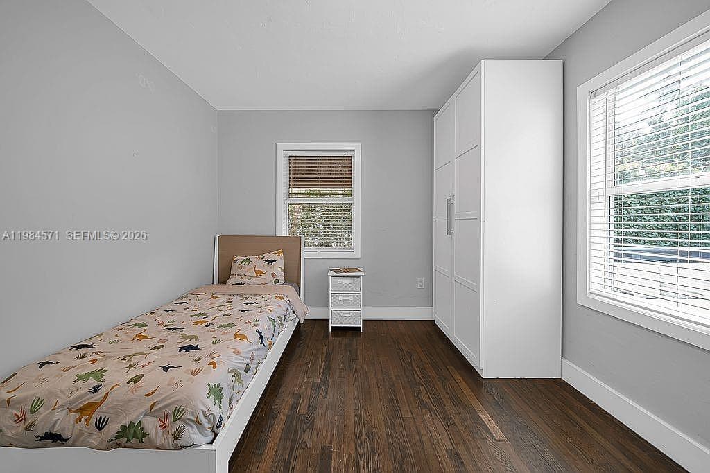 5850 SW 47 ST, Miami FL 33155 — 17