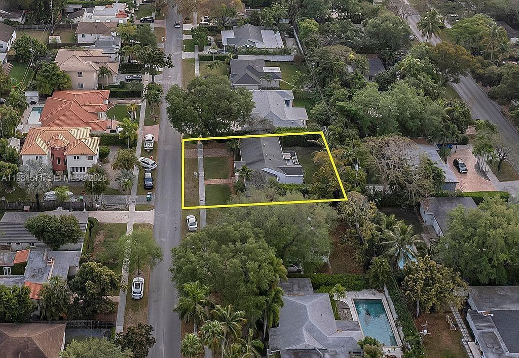 5850 SW 47 ST, Miami FL 33155 — 25