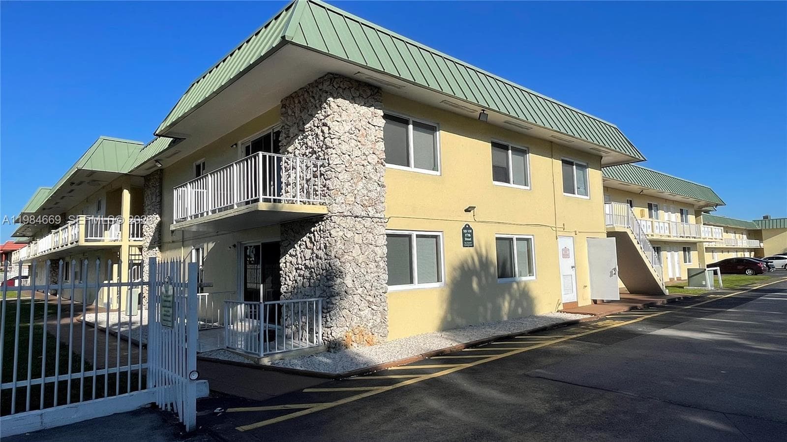 505 NW 177th St # 212, Miami Gardens FL 33169 — 1