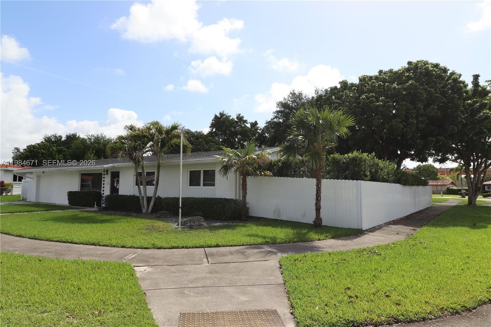 8123 SW 95th Ct, Miami FL 33173 — 6