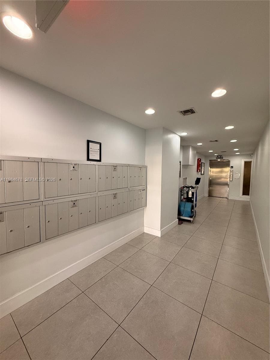 3860 NE 170th St # 304, North Miami Beach FL 33160 — 23