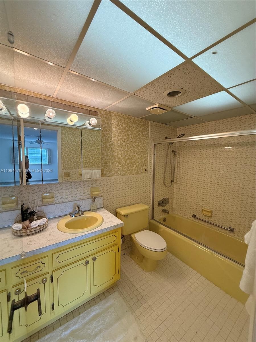 3860 NE 170th St # 304, North Miami Beach FL 33160 — 20