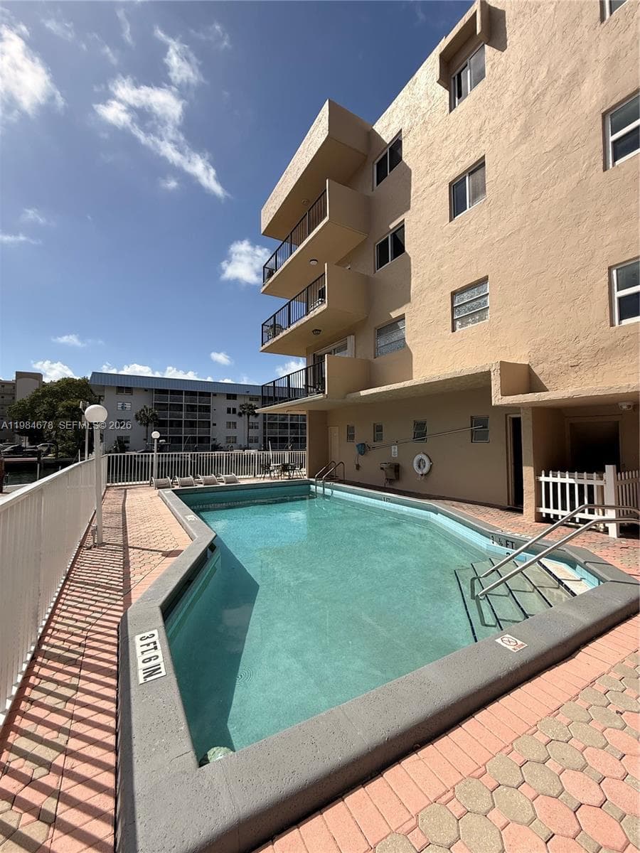3860 NE 170th St # 304, North Miami Beach FL 33160 — 24