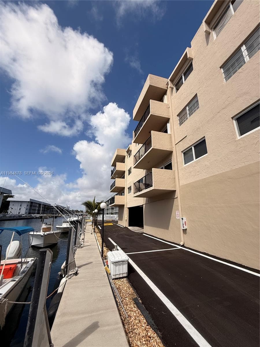 3860 NE 170th St # 304, North Miami Beach FL 33160 — 30
