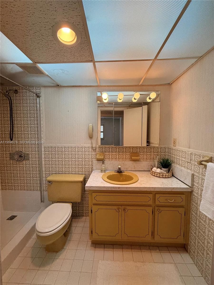 3860 NE 170th St # 304, North Miami Beach FL 33160 — 14