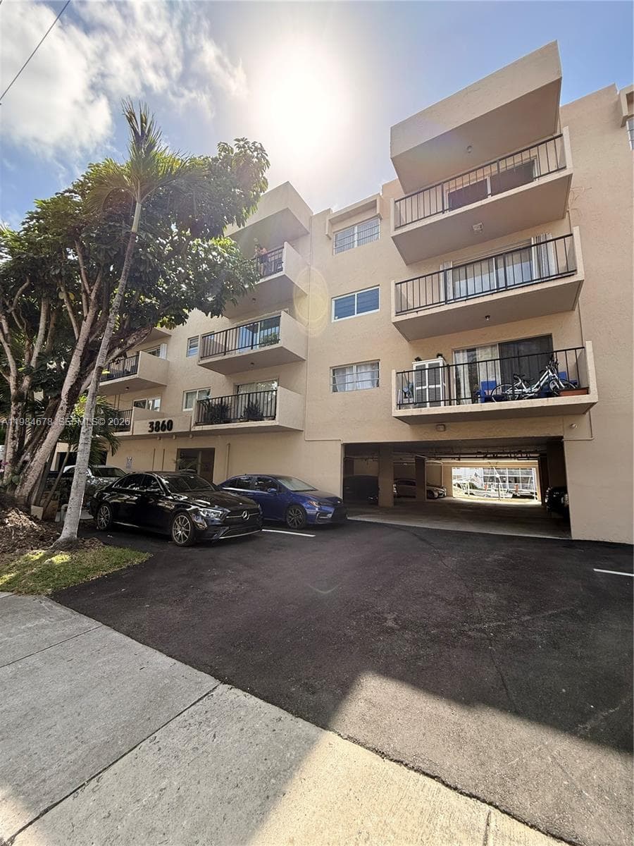 3860 NE 170th St # 304, North Miami Beach FL 33160 — 31