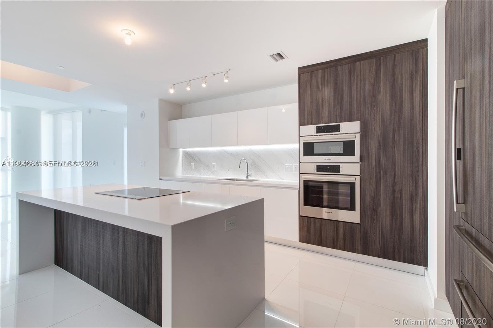 851 NE 1st Ave # 3601, Miami FL 33132 — 7