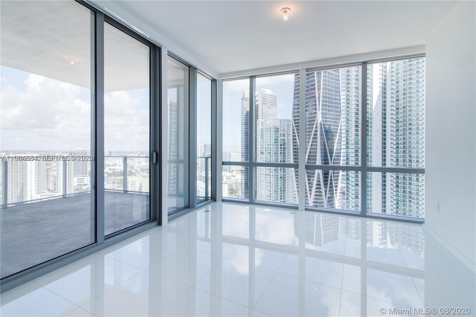 851 NE 1st Ave # 3601, Miami FL 33132 — 11