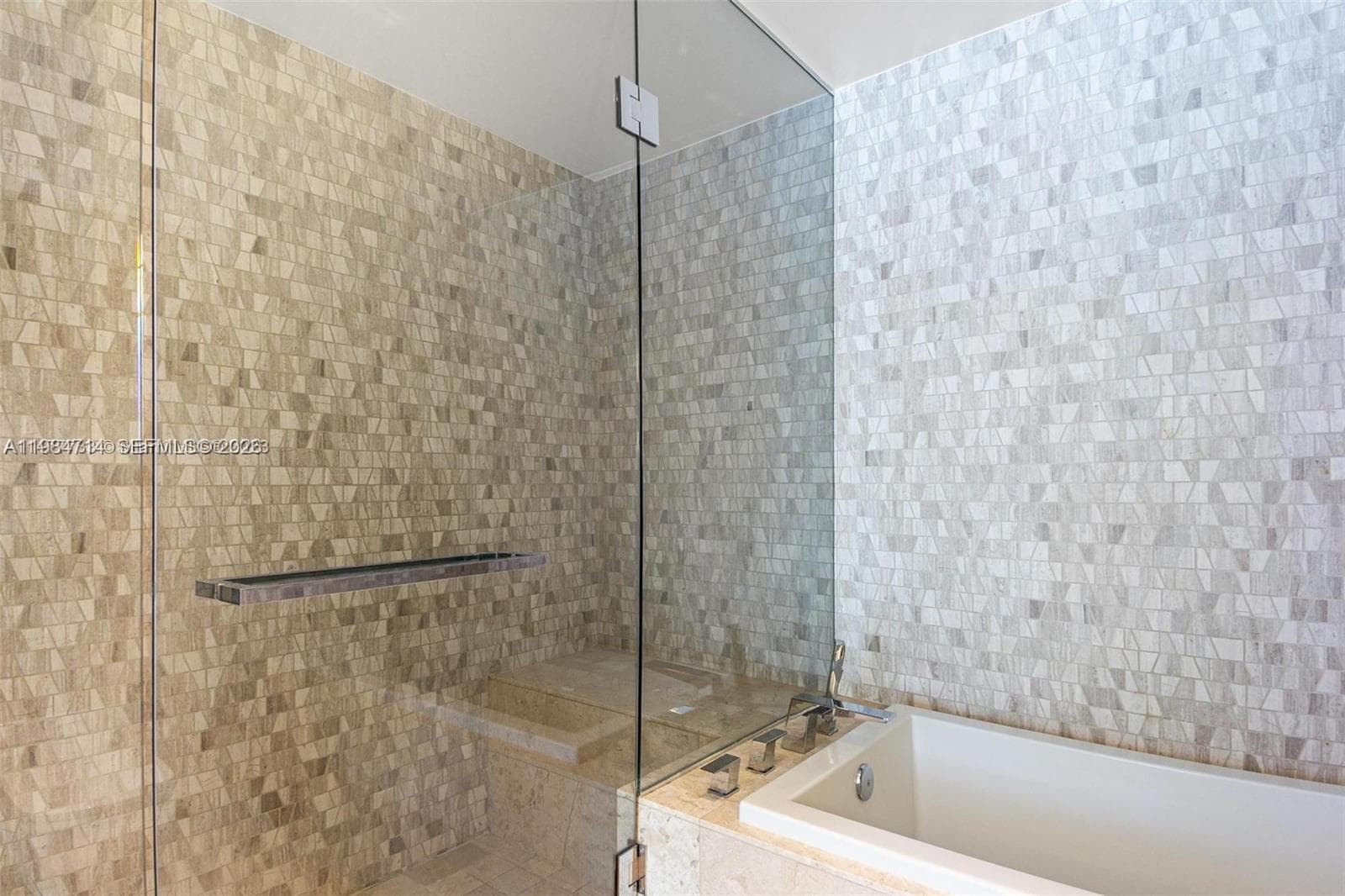 68 SE 6th St # 806, Miami FL 33131 — 19