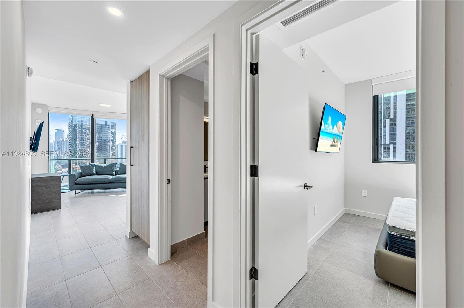 121 NE 5th St # 3005, Miami FL 33130 — 13