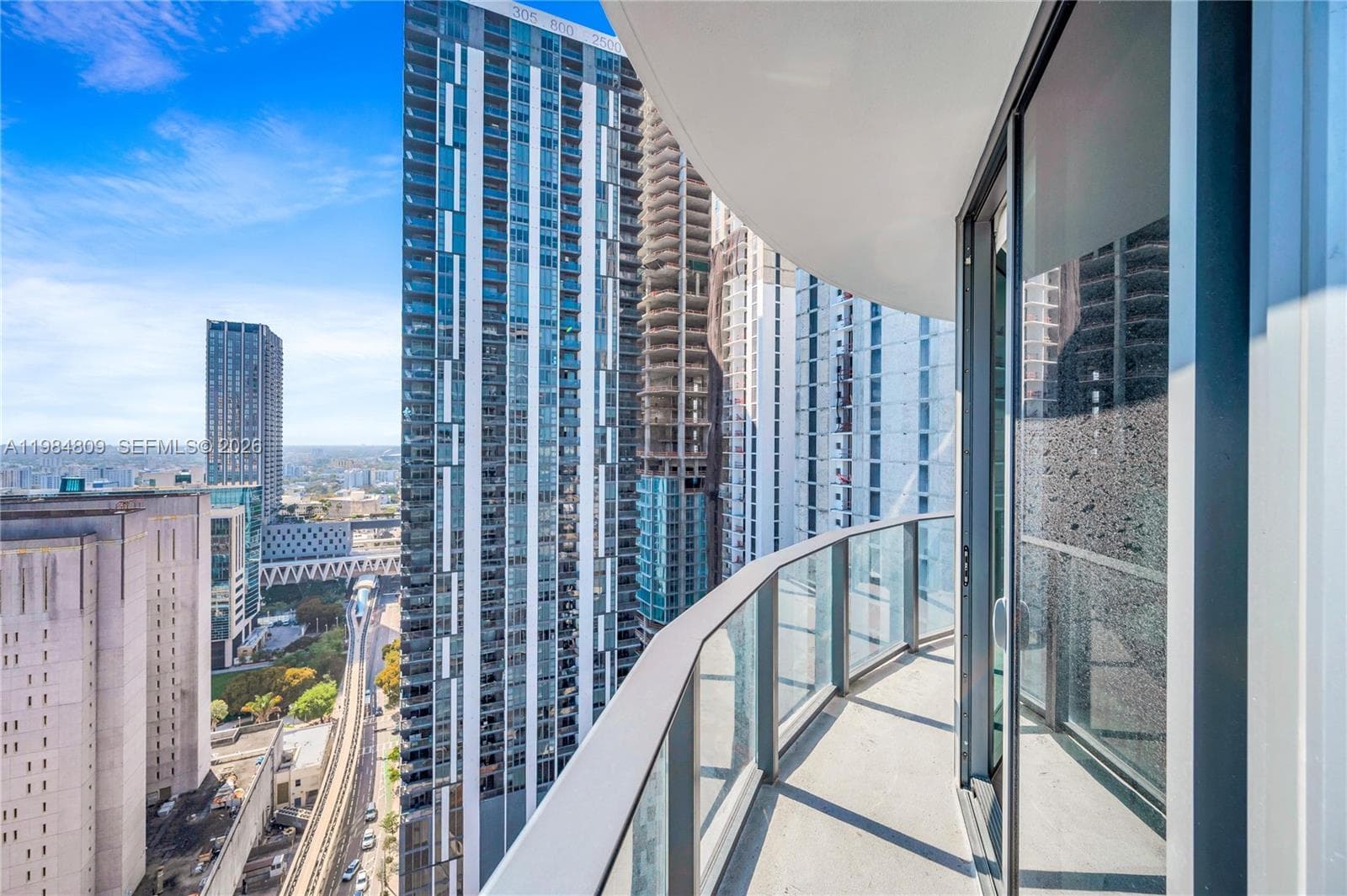 121 NE 5th St # 3005, Miami FL 33130 — 12