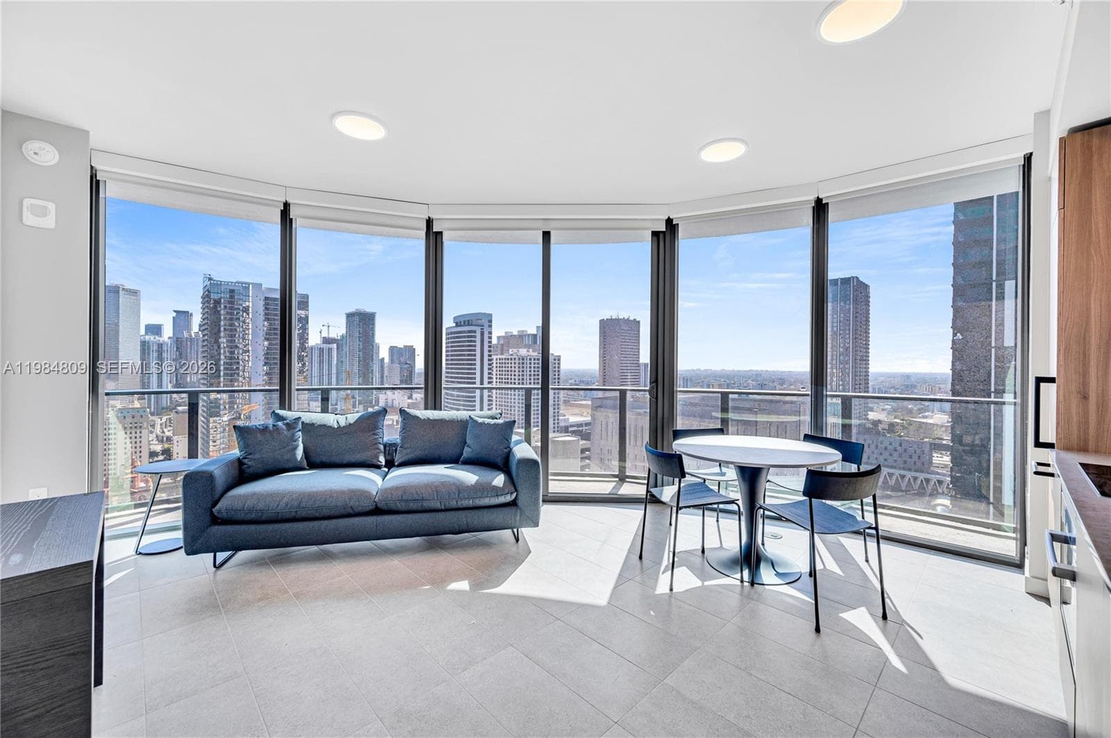 121 NE 5th St # 3005, Miami FL 33130 — 1