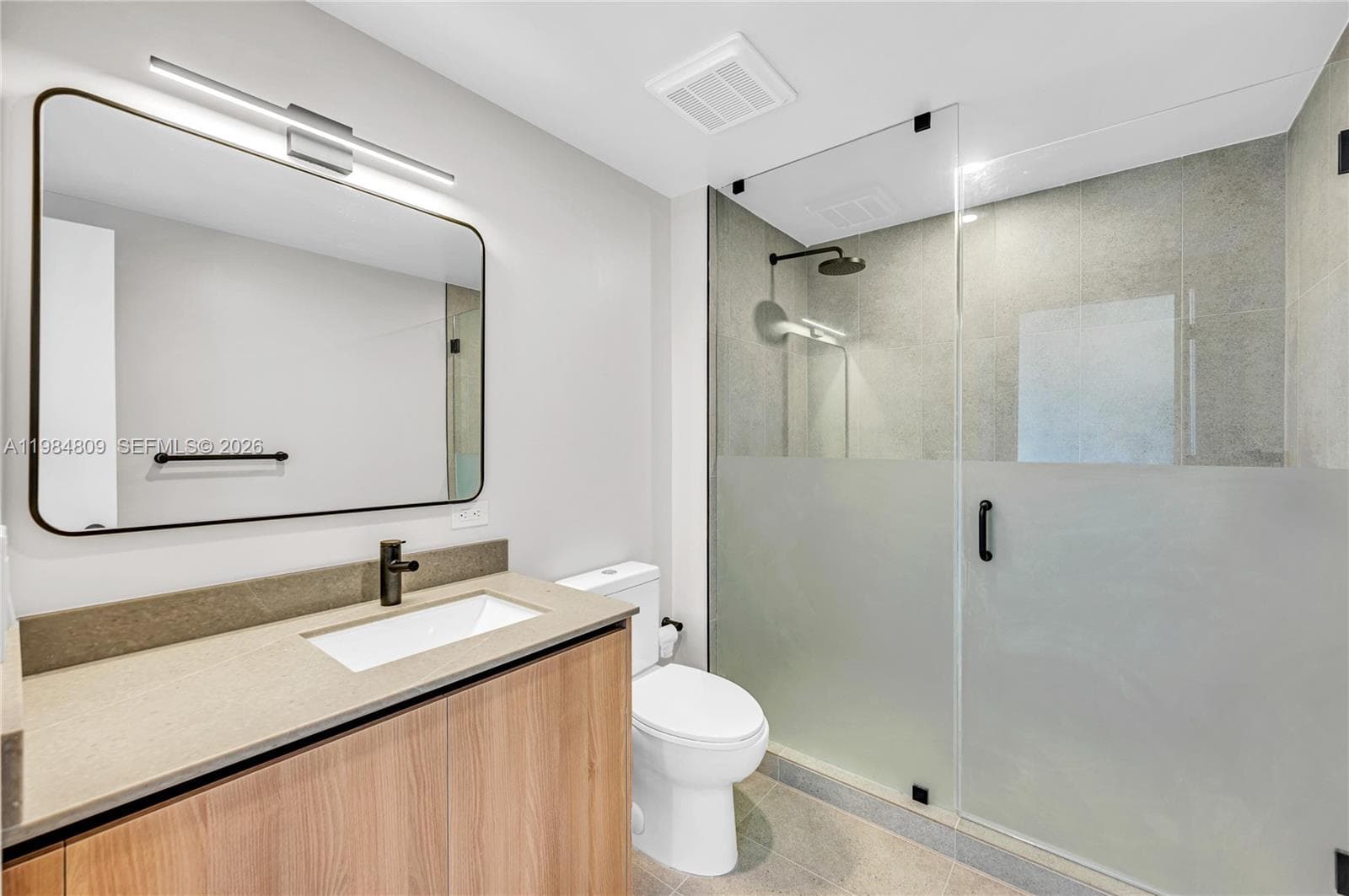 121 NE 5th St # 3005, Miami FL 33130 — 14
