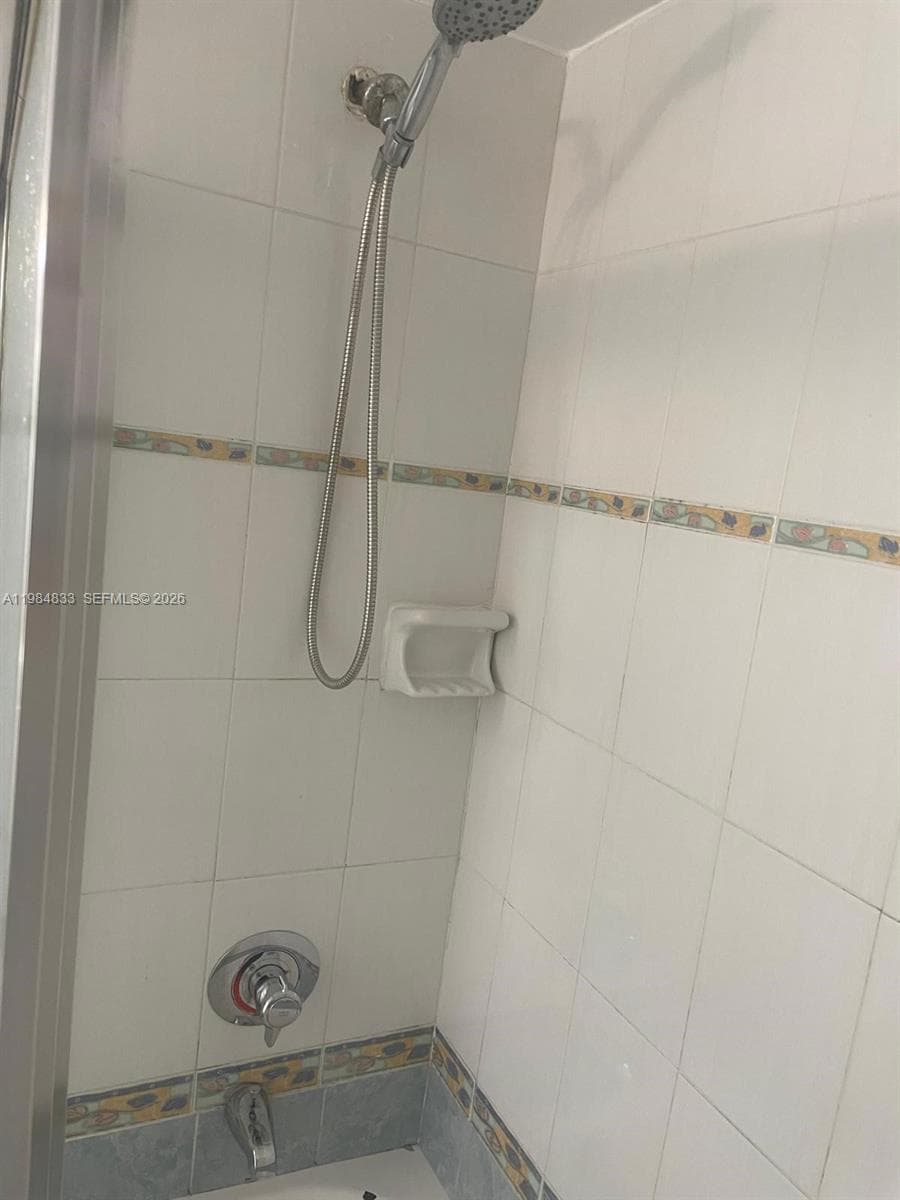 3522 NE 171st St # 206, North Miami Beach FL 33160 — 10