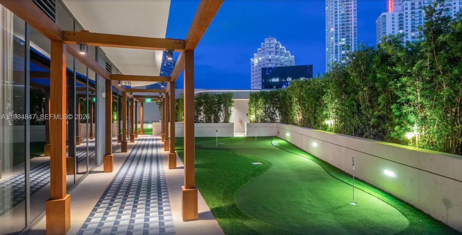 801 S Miami Ave # 4501, Miami FL 33130 — 33