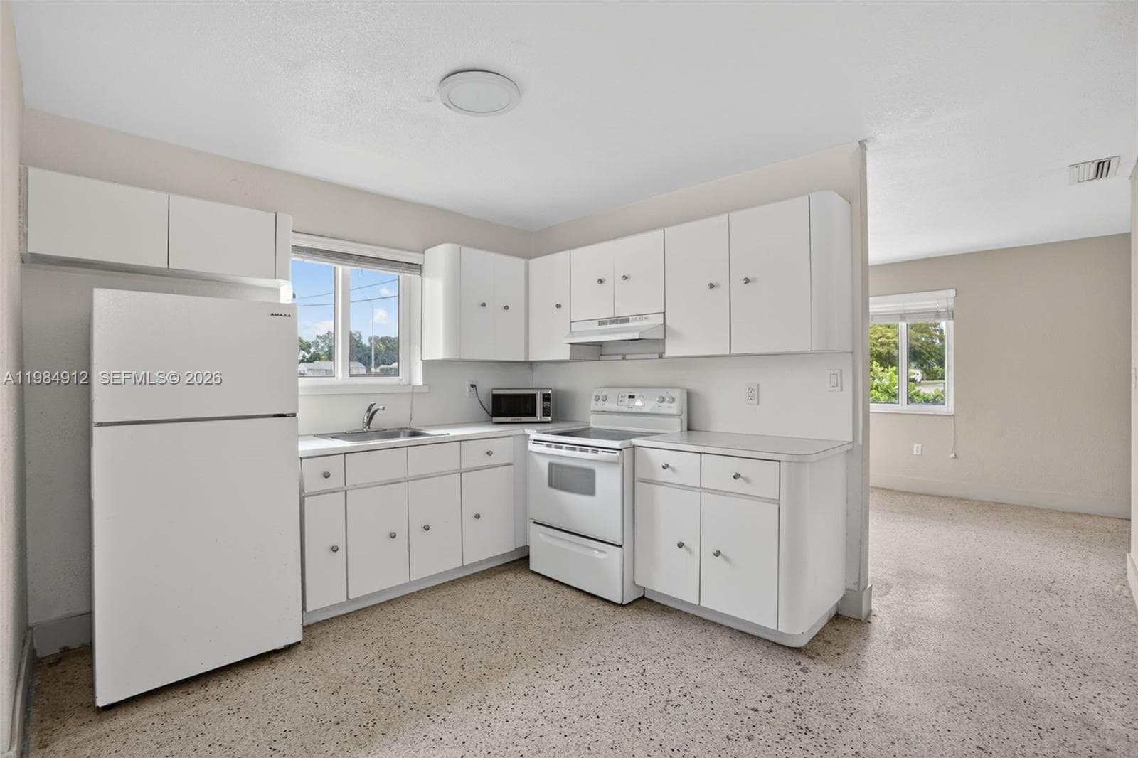 3900 SW 67th Ave, Miami FL 33155 — 26