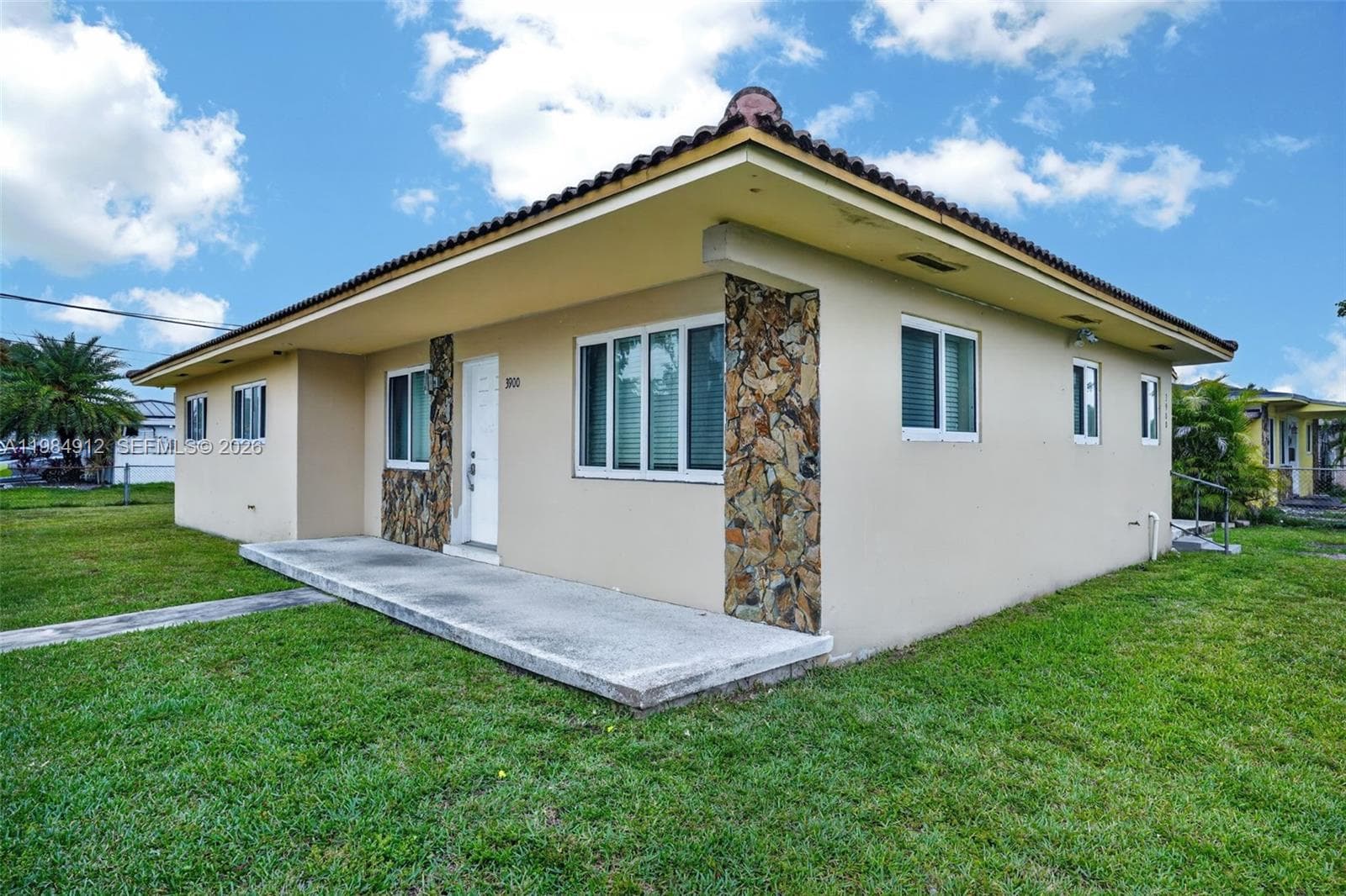 3900 SW 67th Ave, Miami FL 33155 — 1