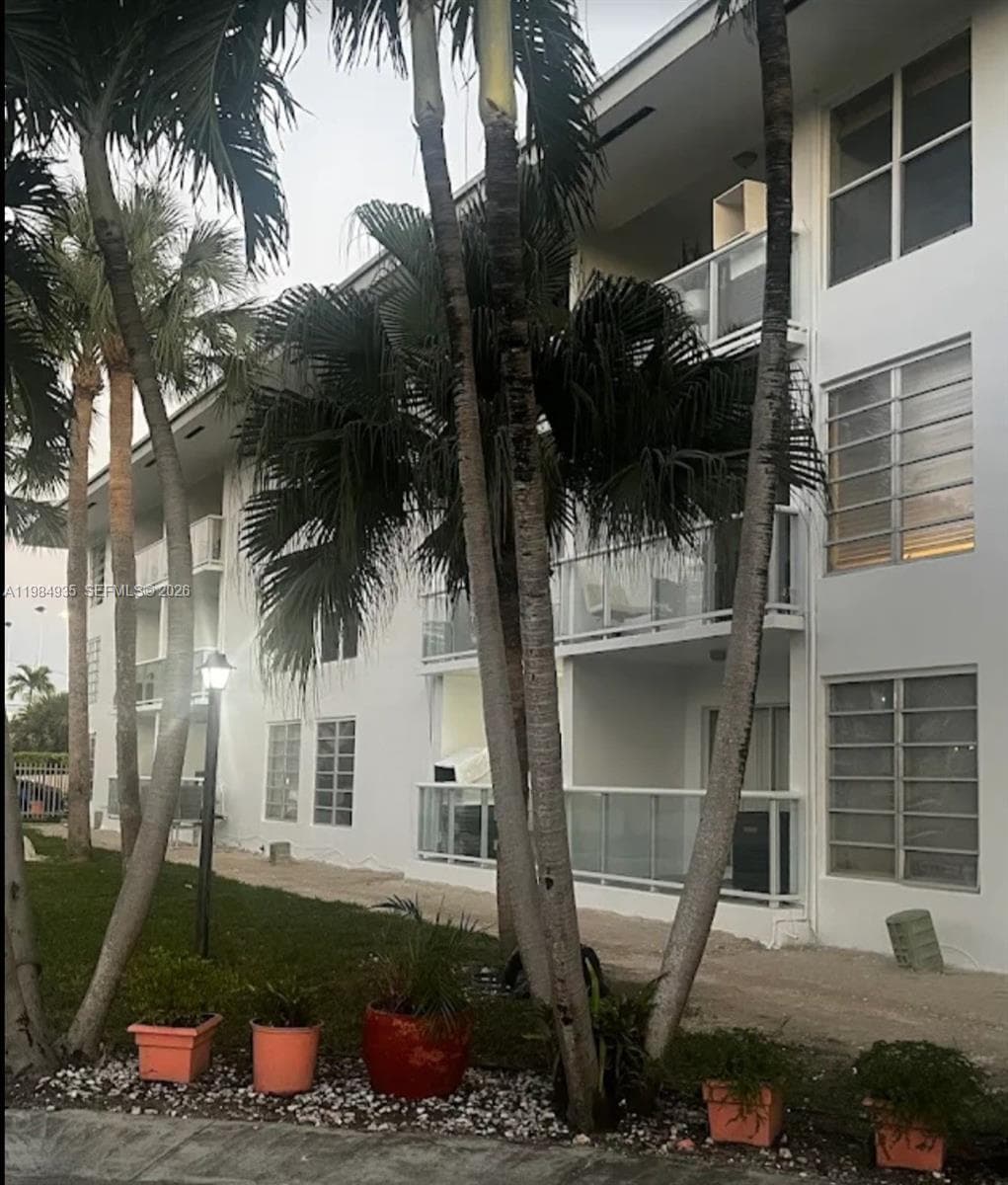 1600 NE 114th St # 104, North Miami Beach FL 33181 — 1