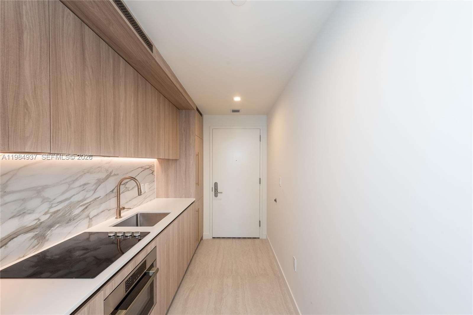 77 SE 5th Street # 4004, Miami FL 33131 — 7