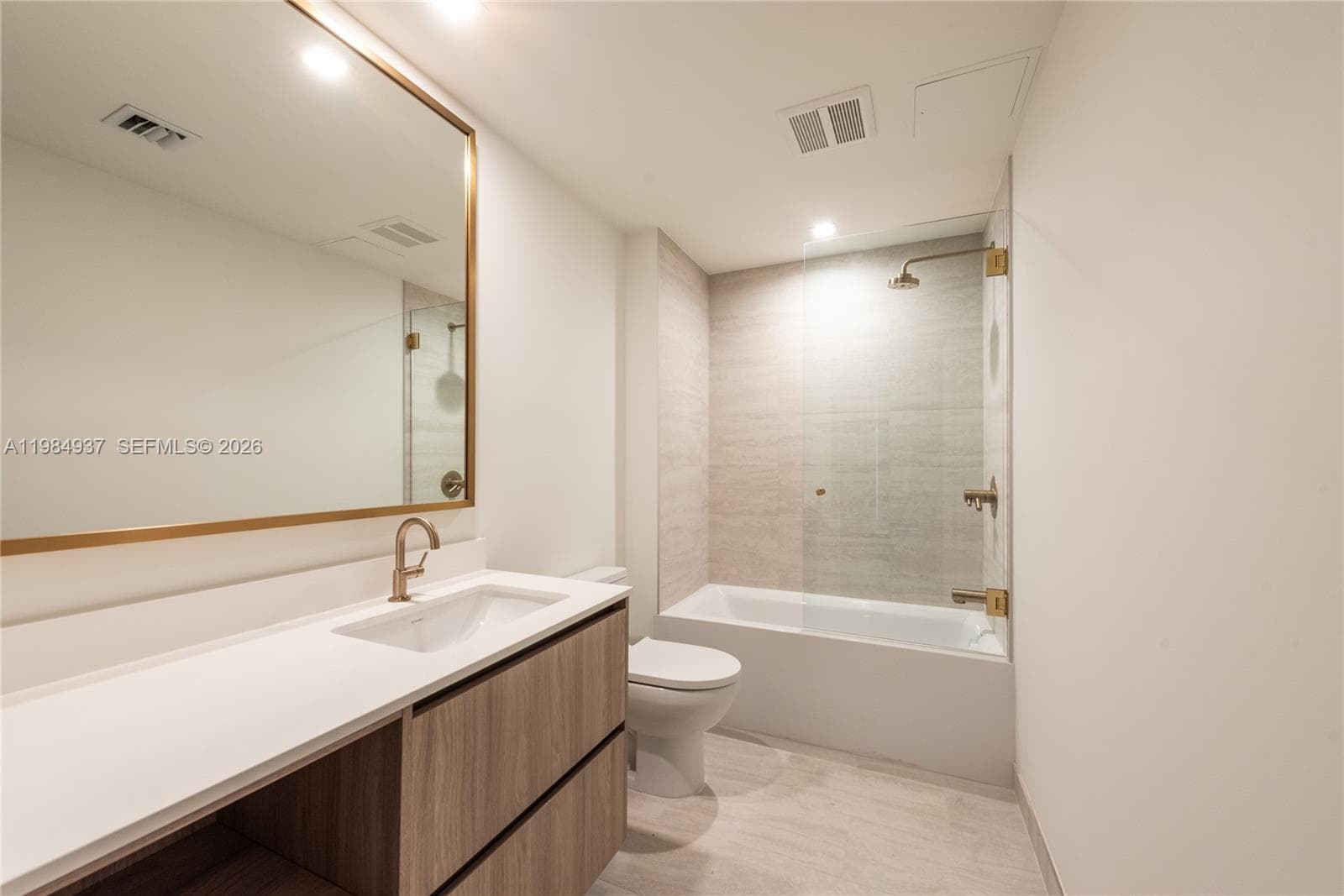 77 SE 5th Street # 4004, Miami FL 33131 — 11