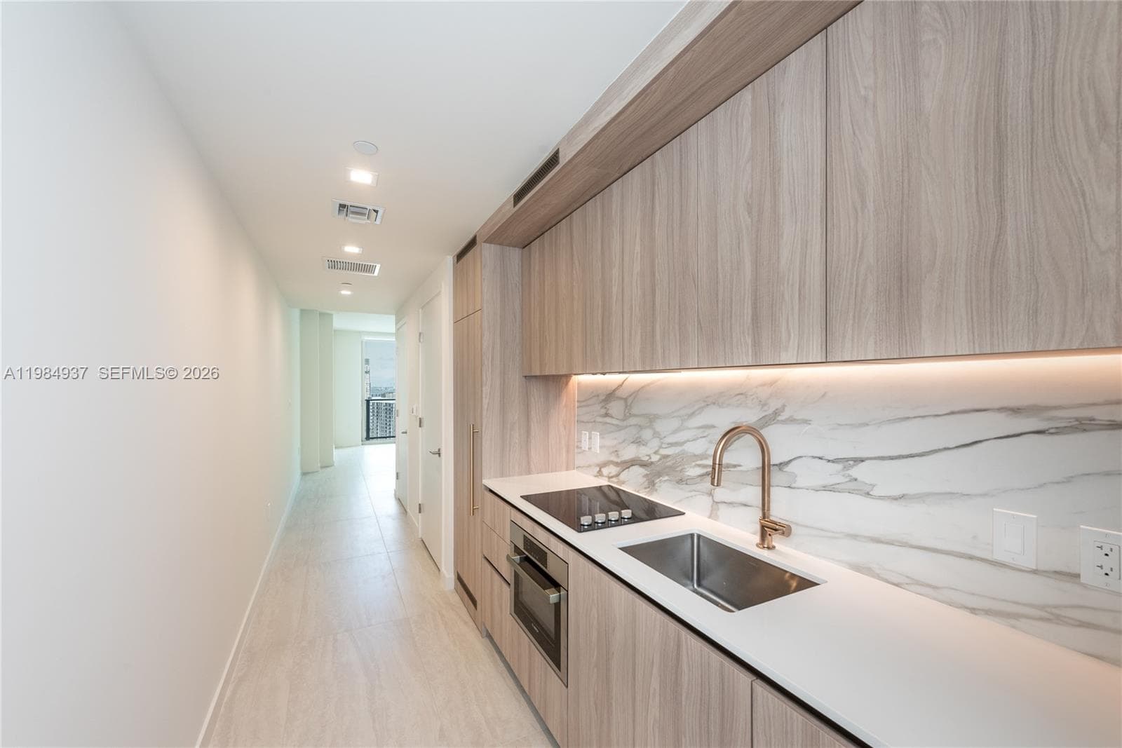 77 SE 5th Street # 4004, Miami FL 33131 — 8
