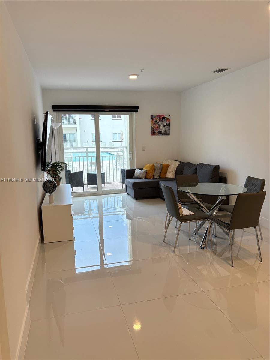 10950 NW 82nd St # 319, Doral FL 33178 — 6