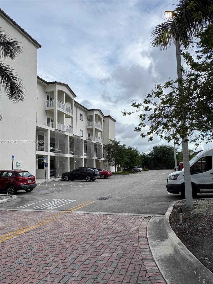 10950 NW 82nd St # 319, Doral FL 33178 — 41