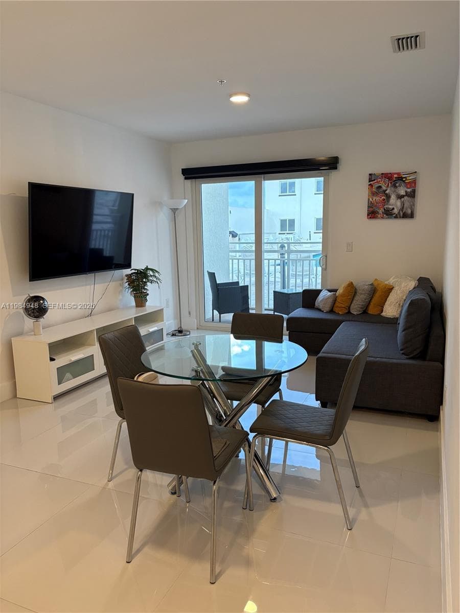10950 NW 82nd St # 319, Doral FL 33178 — 11