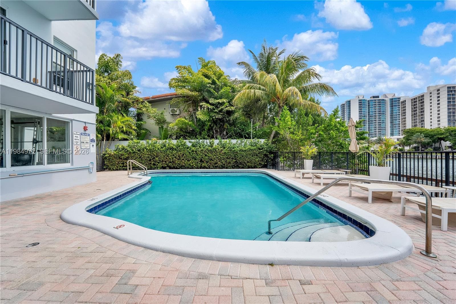 2455 Flamingo Dr # 201, Miami Beach FL 33140 — 24
