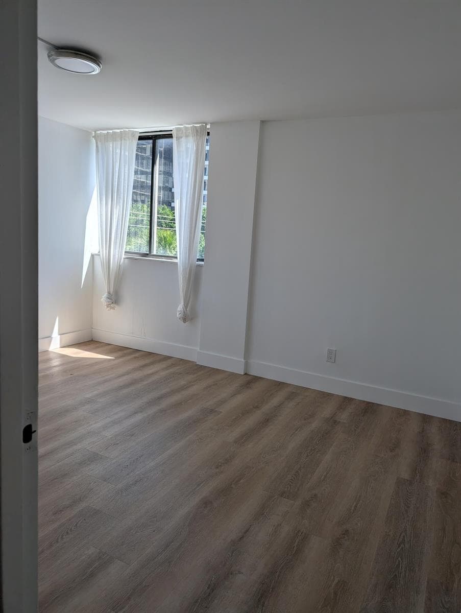 2715 Tigertail Avenue Apt 402, Miami FL 33133 — 12