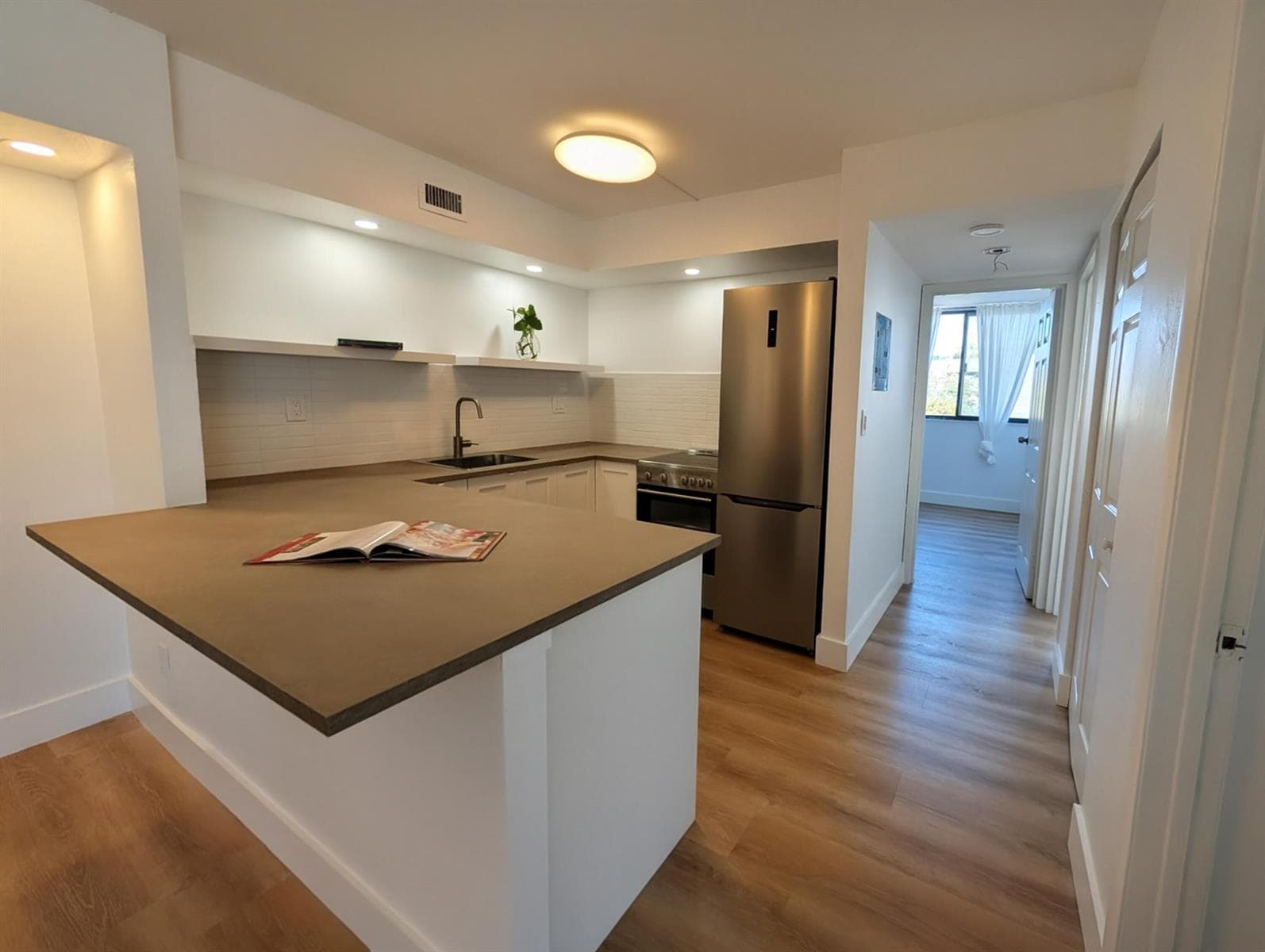 2715 Tigertail Avenue Apt 402, Miami FL 33133 — 3