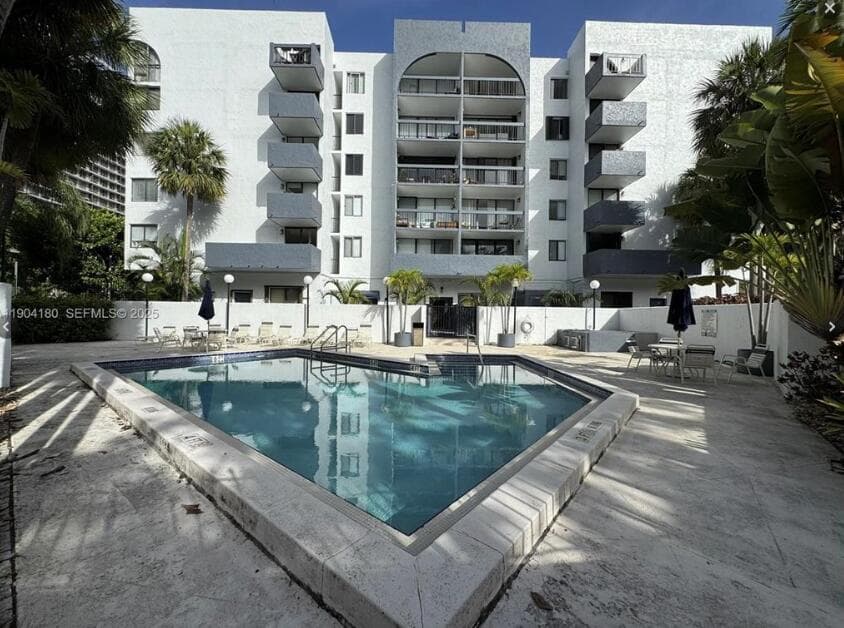 2715 Tigertail Avenue Apt 402, Miami FL 33133 — 1