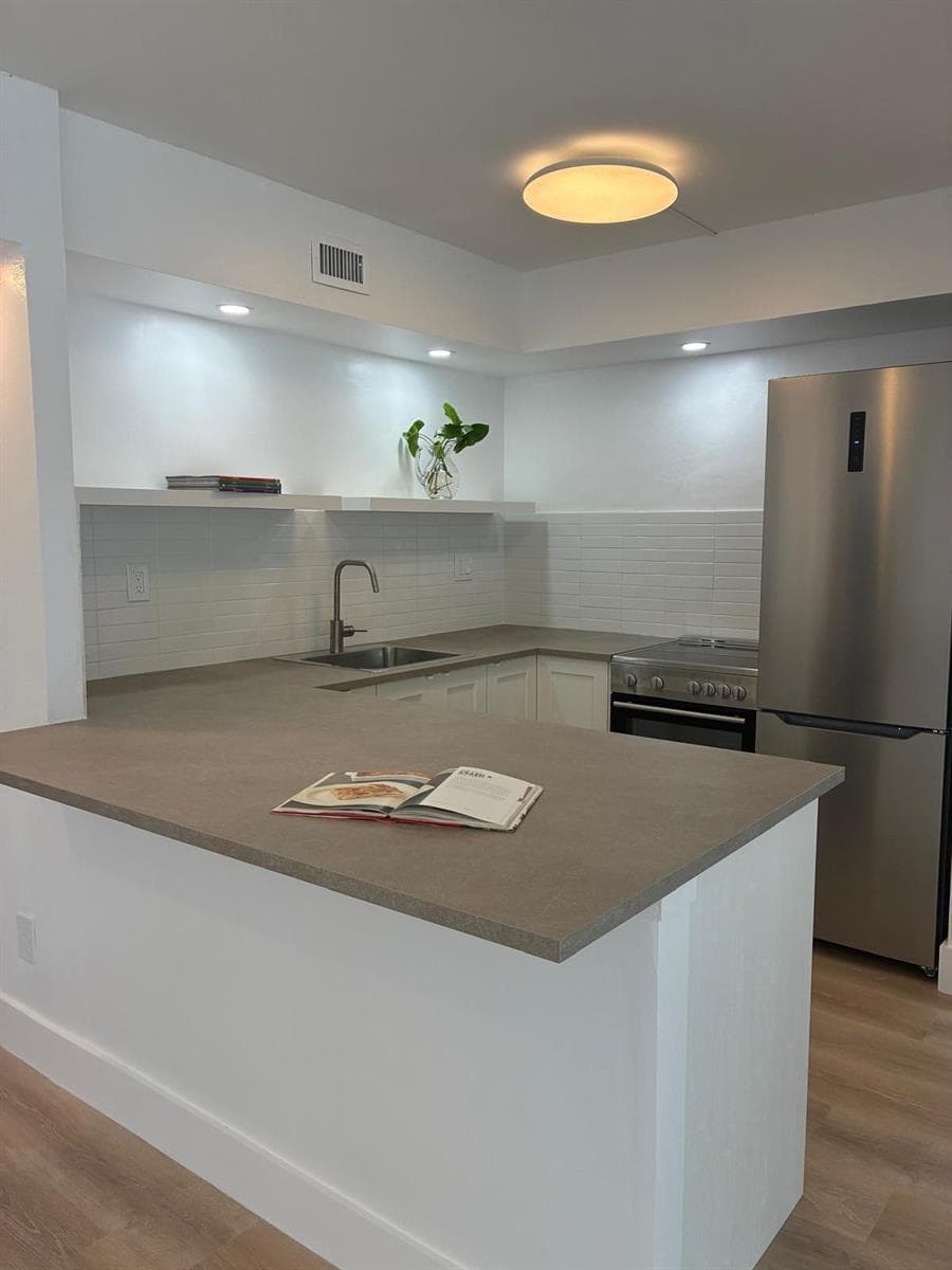 2715 Tigertail Avenue Apt 402, Miami FL 33133 — 5