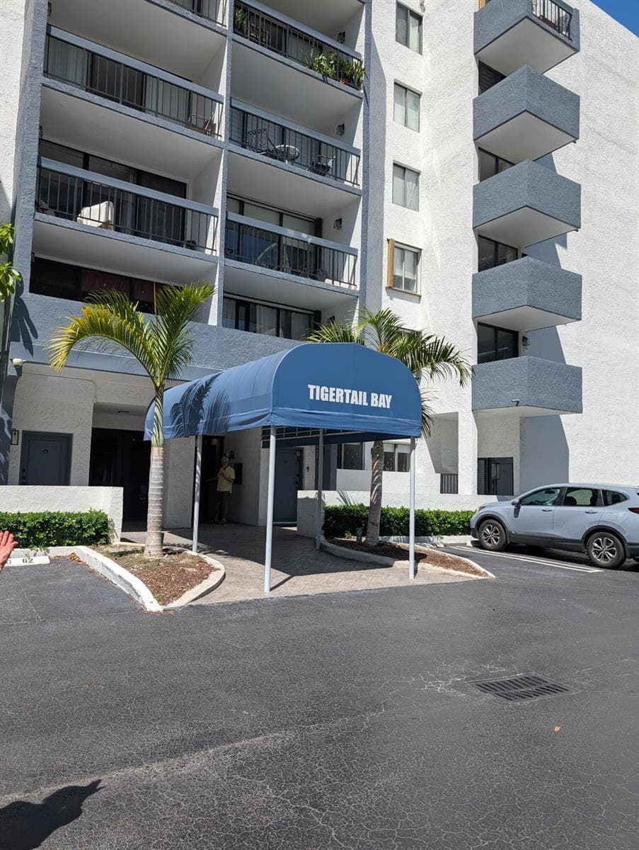 2715 Tigertail Avenue Apt 402, Miami FL 33133 — 31