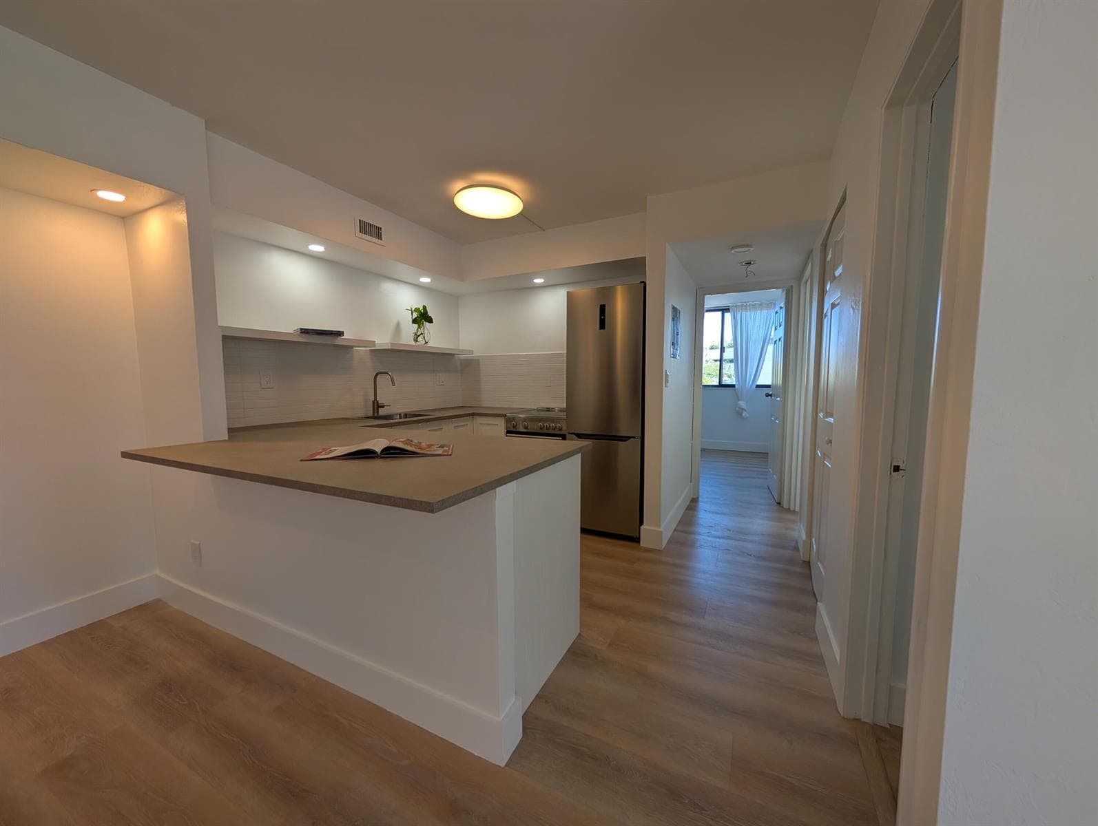 2715 Tigertail Avenue Apt 402, Miami FL 33133 — 4