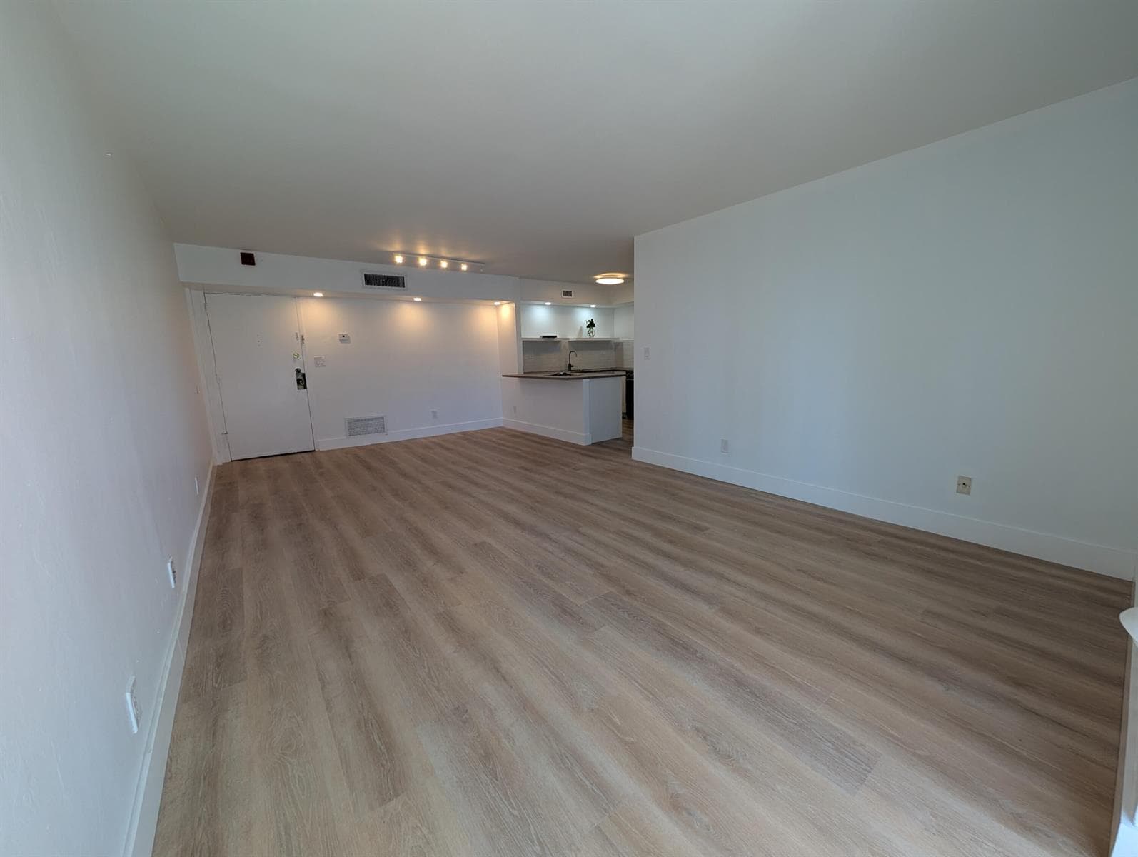 2715 Tigertail Avenue Apt 402, Miami FL 33133 — 8