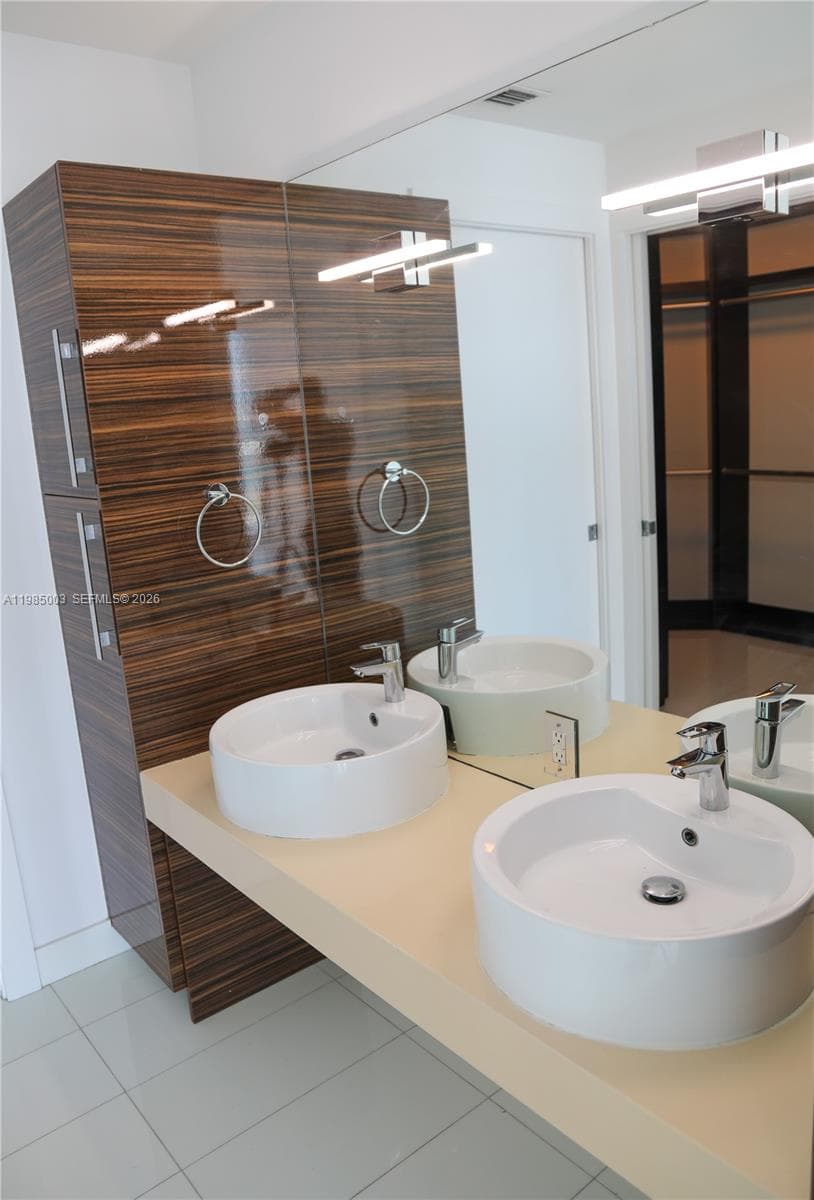 2020 N Bayshore Dr # 2204, Miami FL 33137 — 18