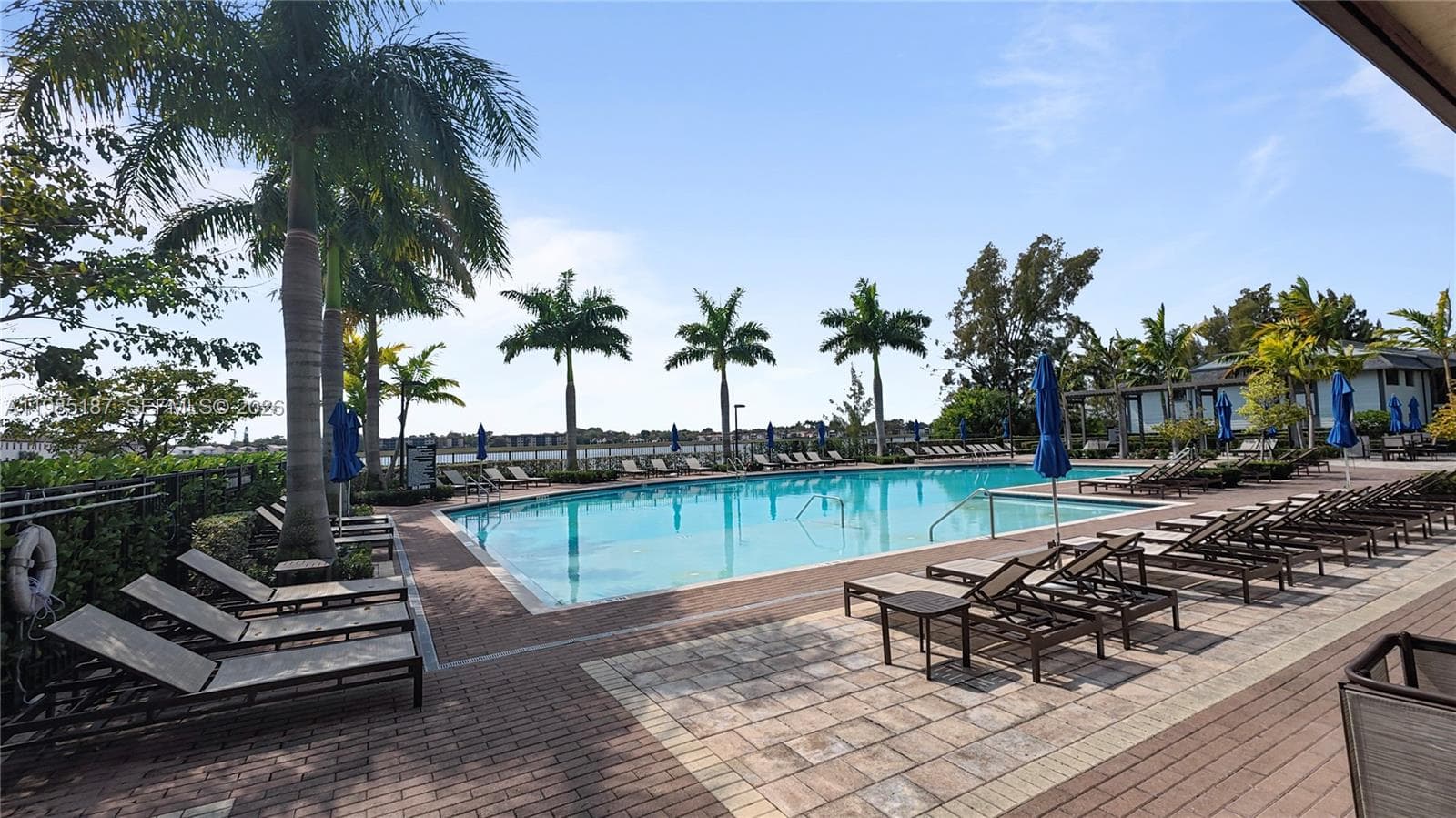 325 NE 208th Ter, Miami FL 33179 — 37