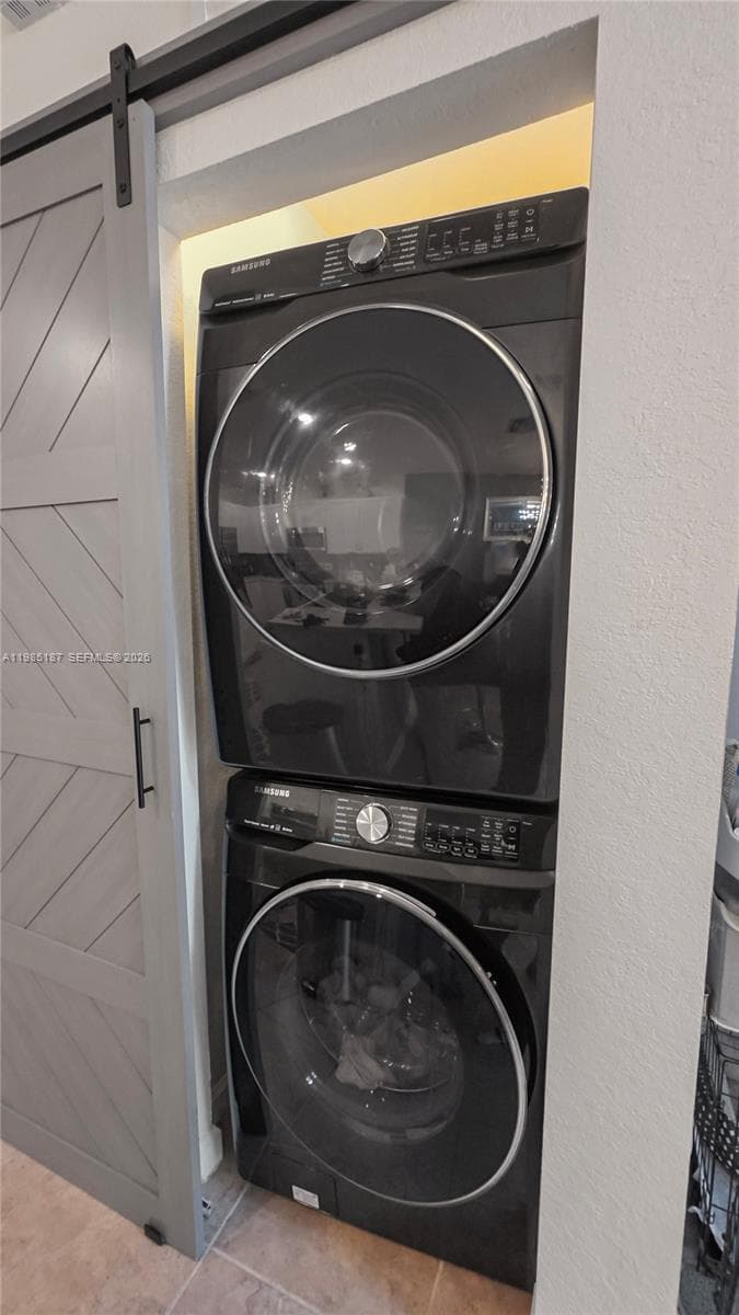 325 NE 208th Ter, Miami FL 33179 — 25