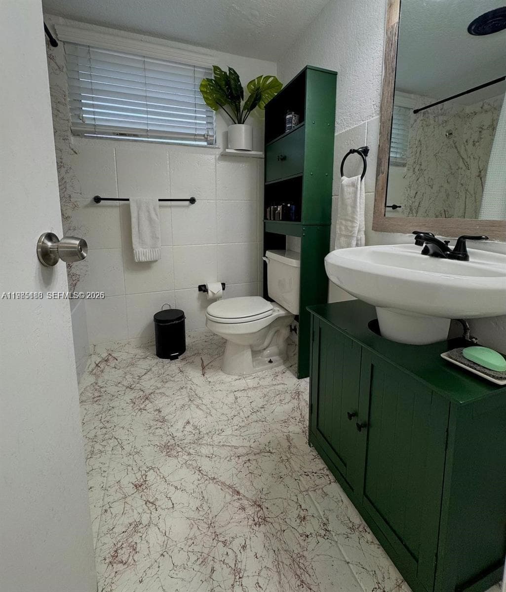 1530 NE 191st St # 241, Miami FL 33179 — 13