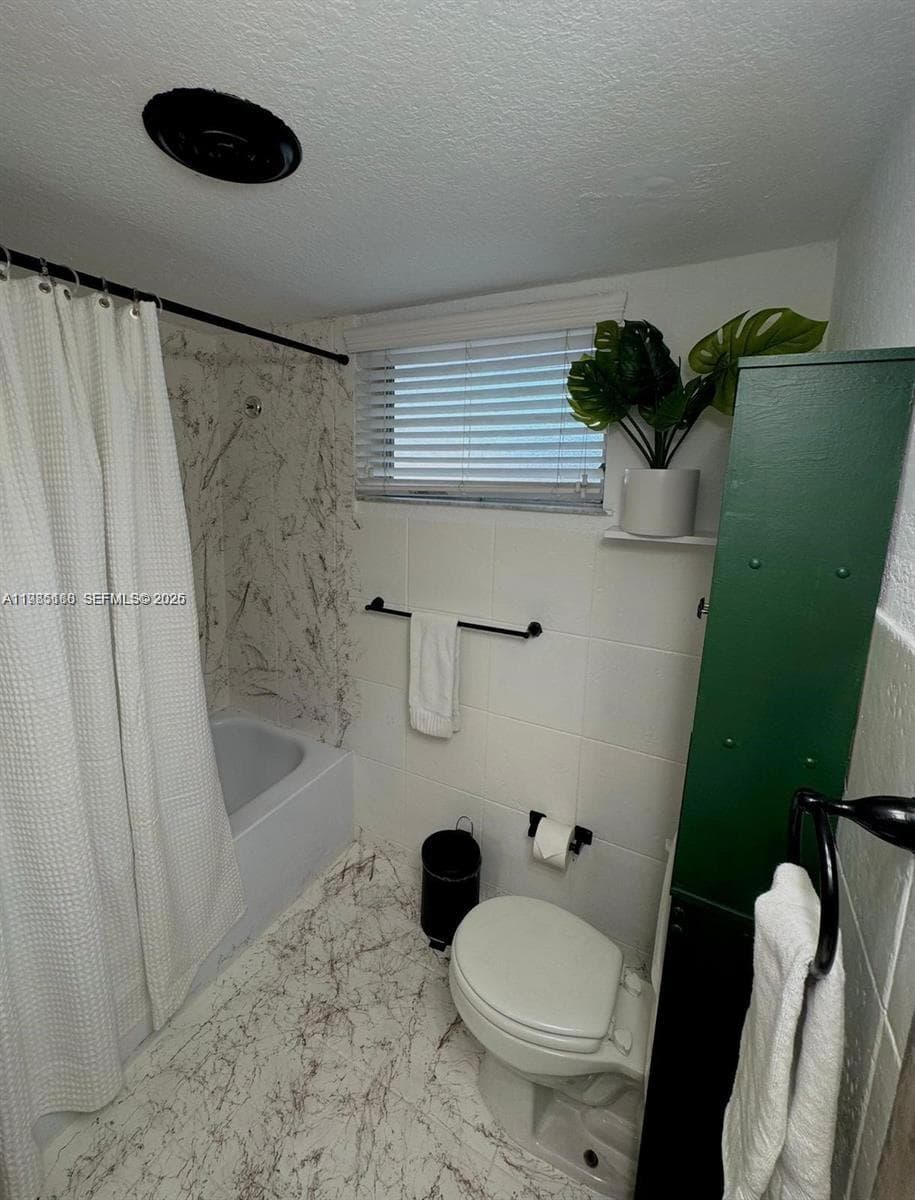 1530 NE 191st St # 241, Miami FL 33179 — 15