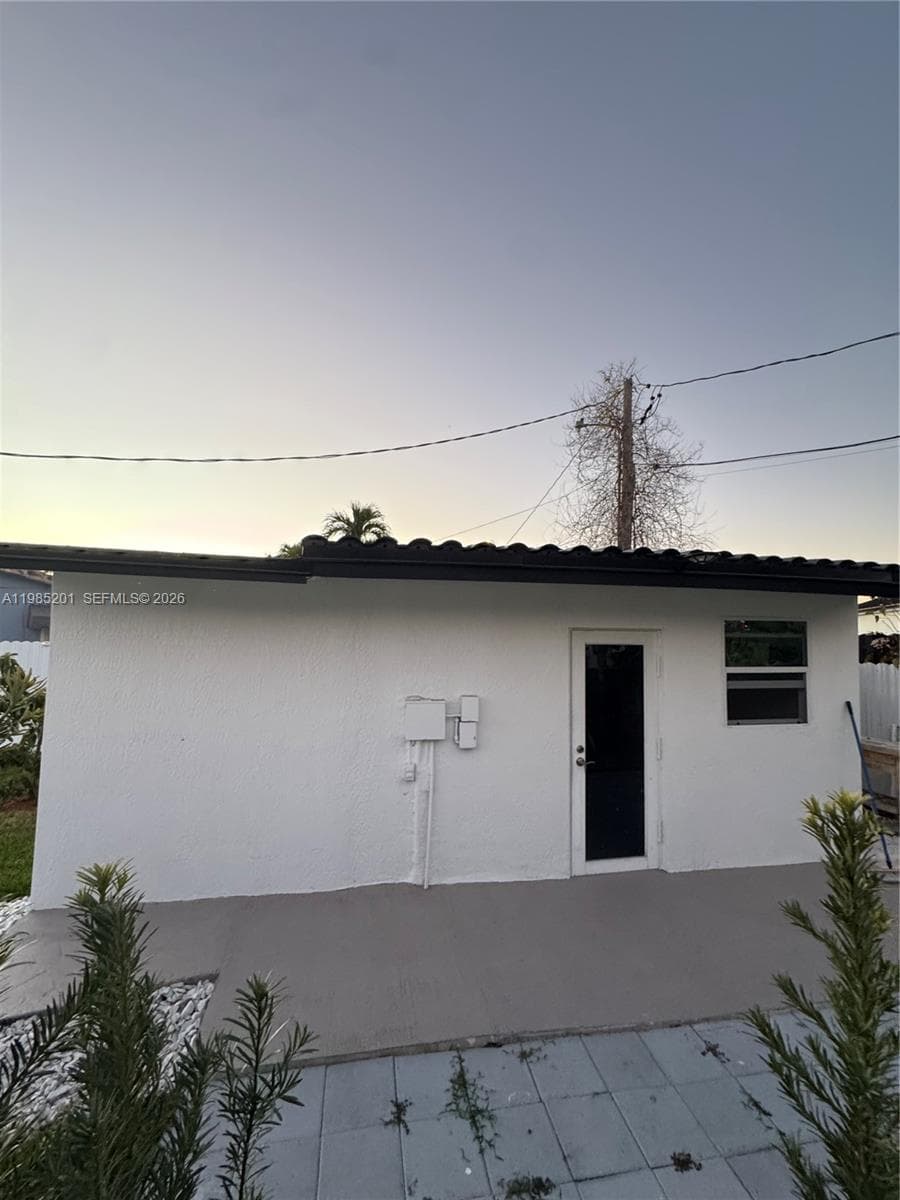 9633 SW 11th Ter, Miami FL 33174 — 1
