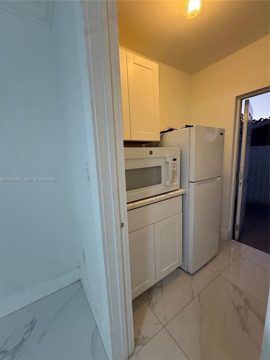 9633 SW 11th Ter, Miami FL 33174 — 4