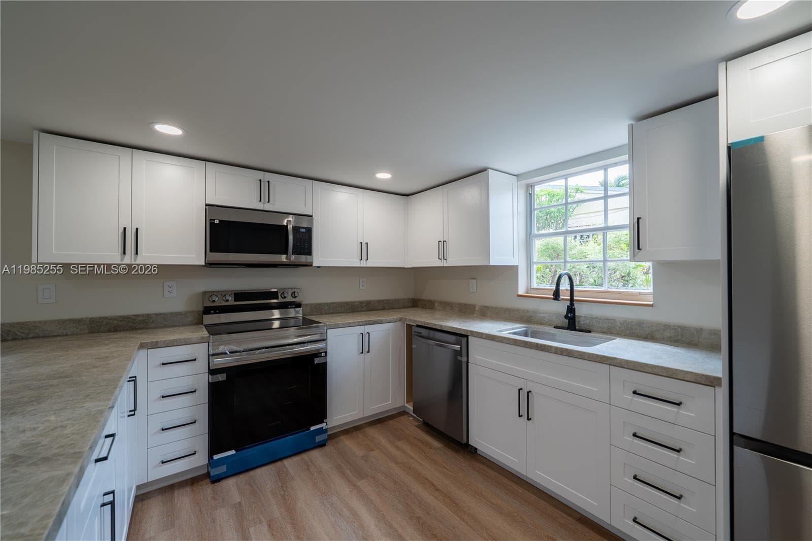 370 Flagami Blvd, Miami FL 33144 — 3