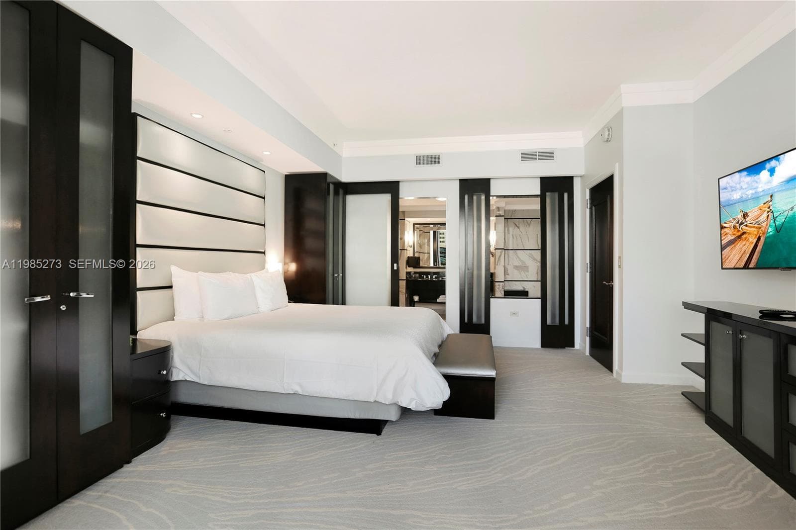 4391 Collins Ave # 307, Miami Beach FL 33140 — 17