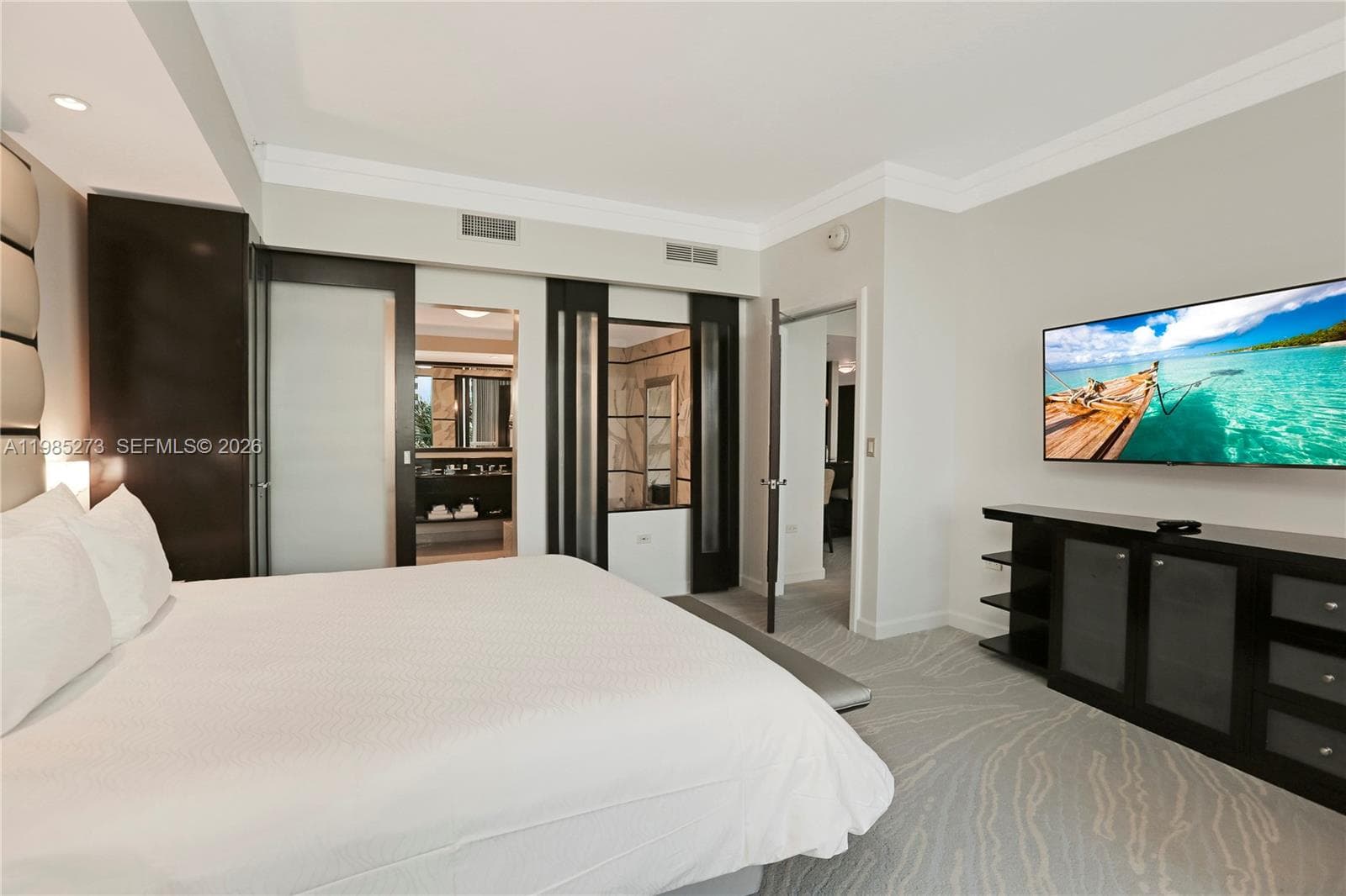 4391 Collins Ave # 307, Miami Beach FL 33140 — 16
